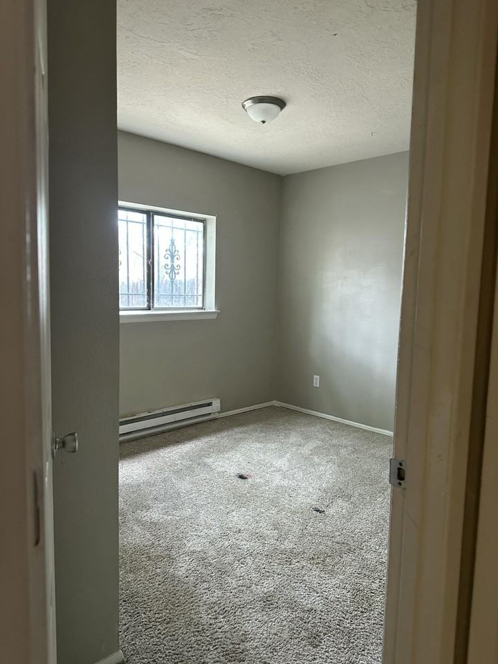 6027 Redlands Rd Nw - Photo 7 of 8