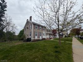 featured image of 25 W Main St