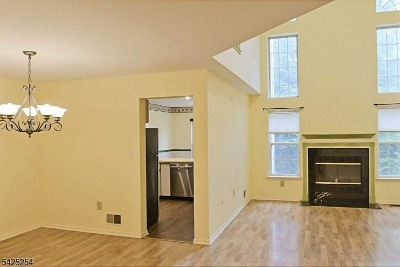 61 Washington Ct - Photo 4 of 25