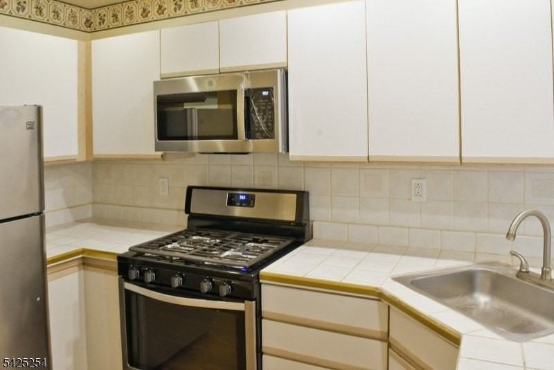 61 Washington Ct - Photo 7 of 25