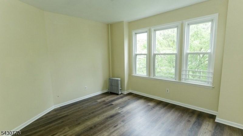428 Avon Ave - Photo 6 of 18