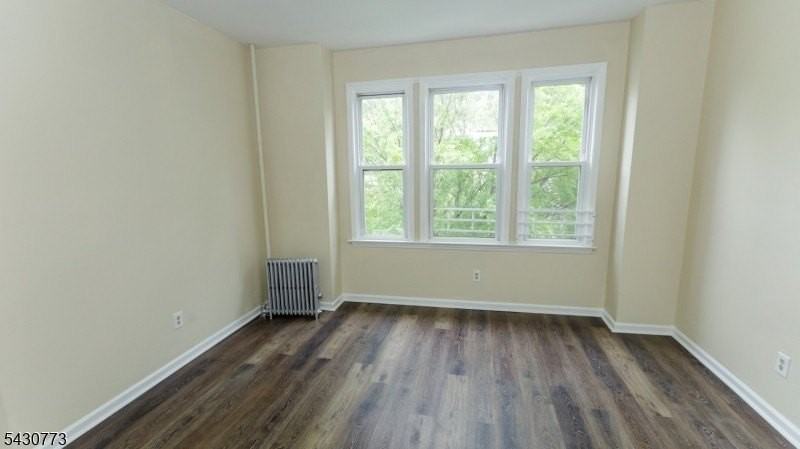 428 Avon Ave - Photo 7 of 18