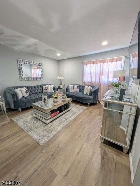 1213 Robert St - Photo 4 of 14