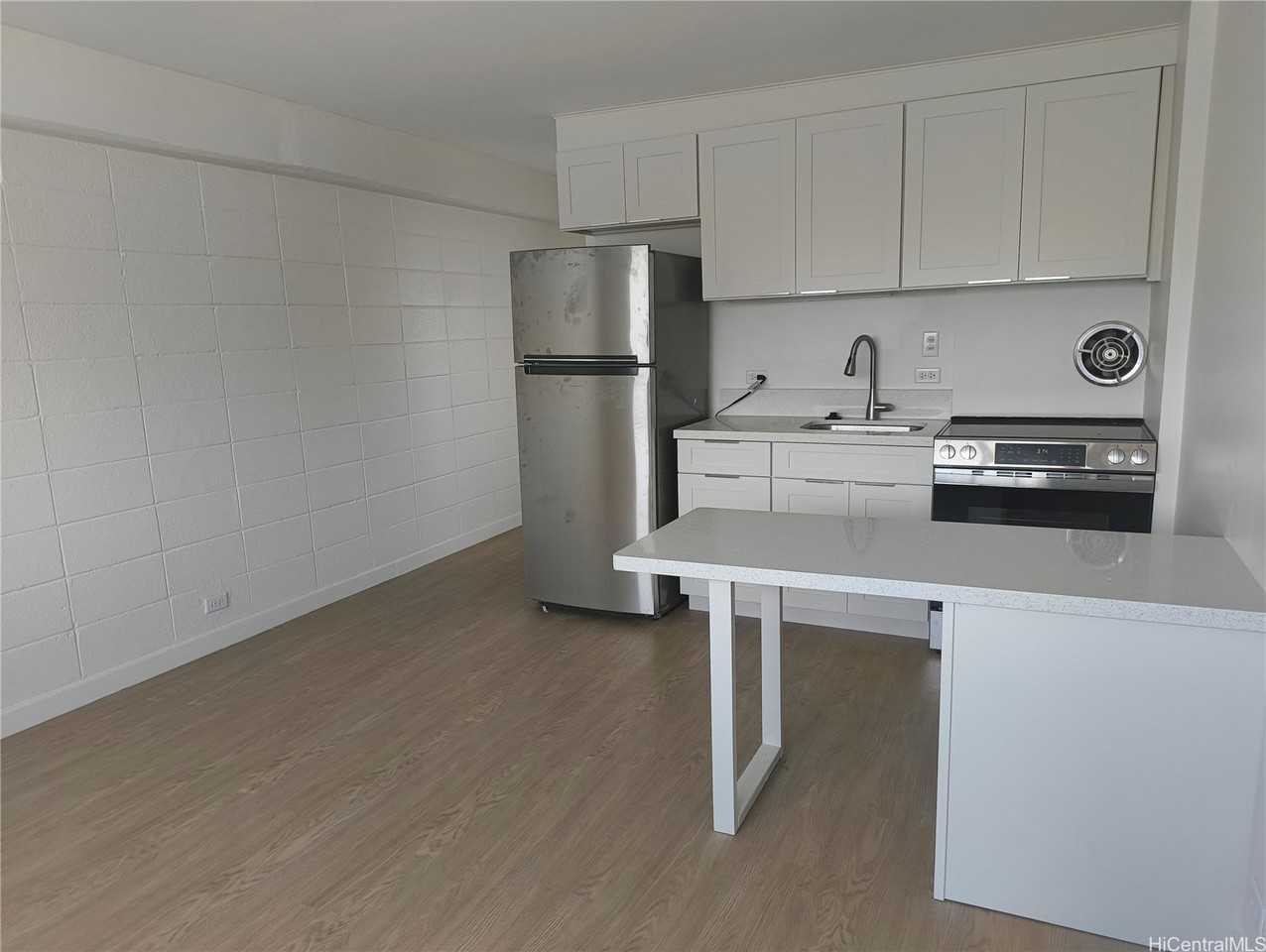 711 Kamuela Ave - Photo 2 of 9