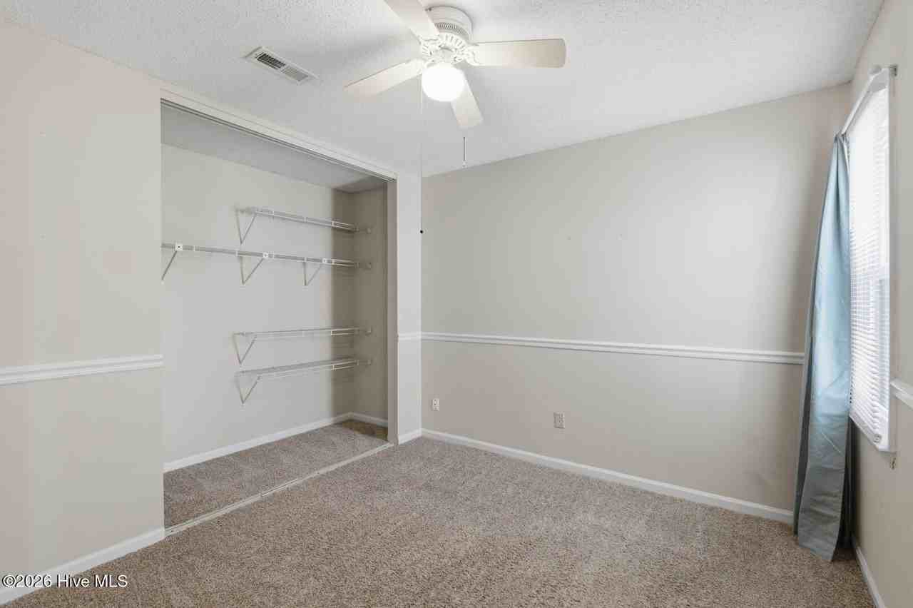 818 S Dogwood Ln - Photo 7 of 19