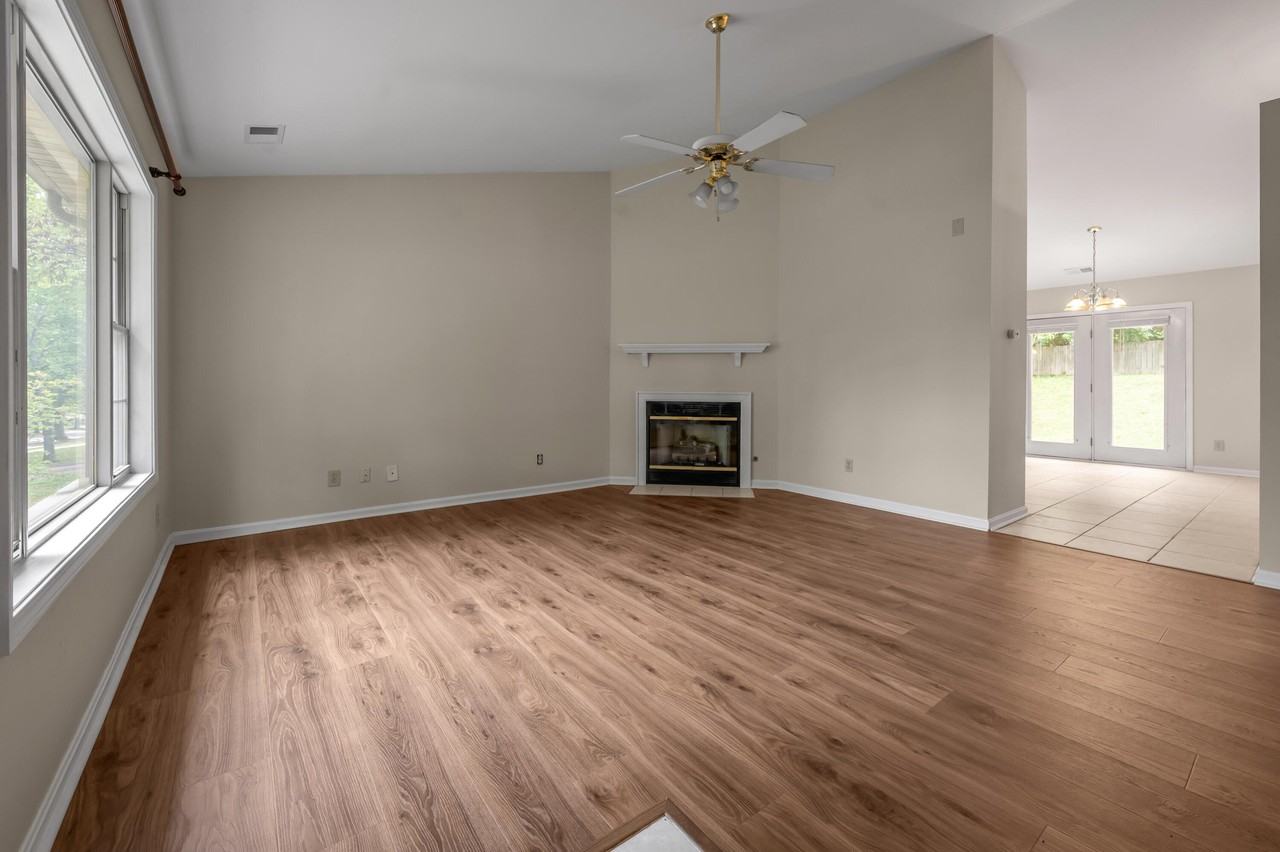 2347 Stonewood Ln - Photo 2 of 23