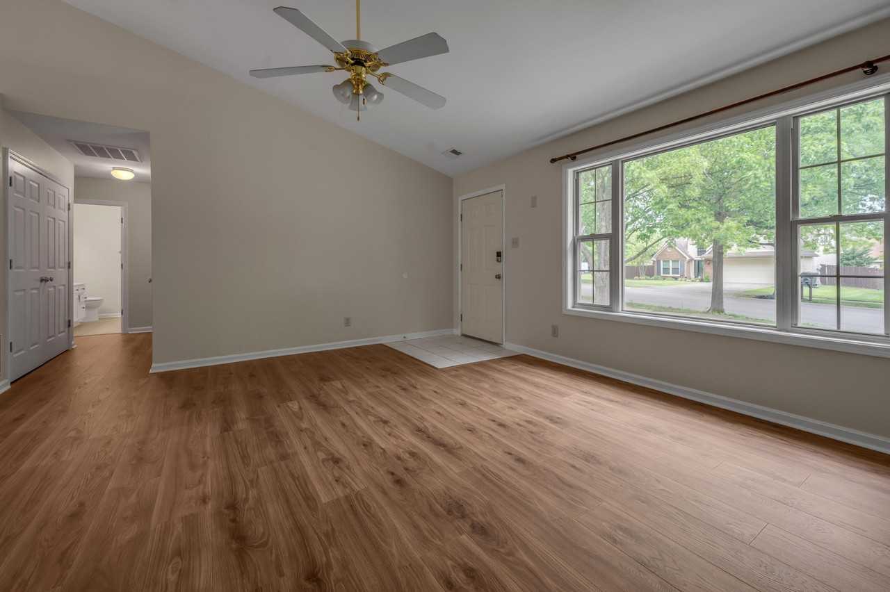 2347 Stonewood Ln - Photo 5 of 23