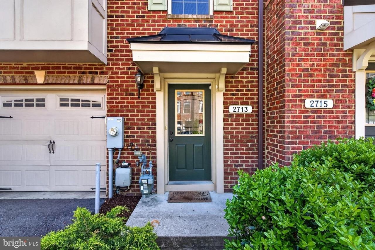 2713 Prospect Hill Dr - Photo 3 of 34