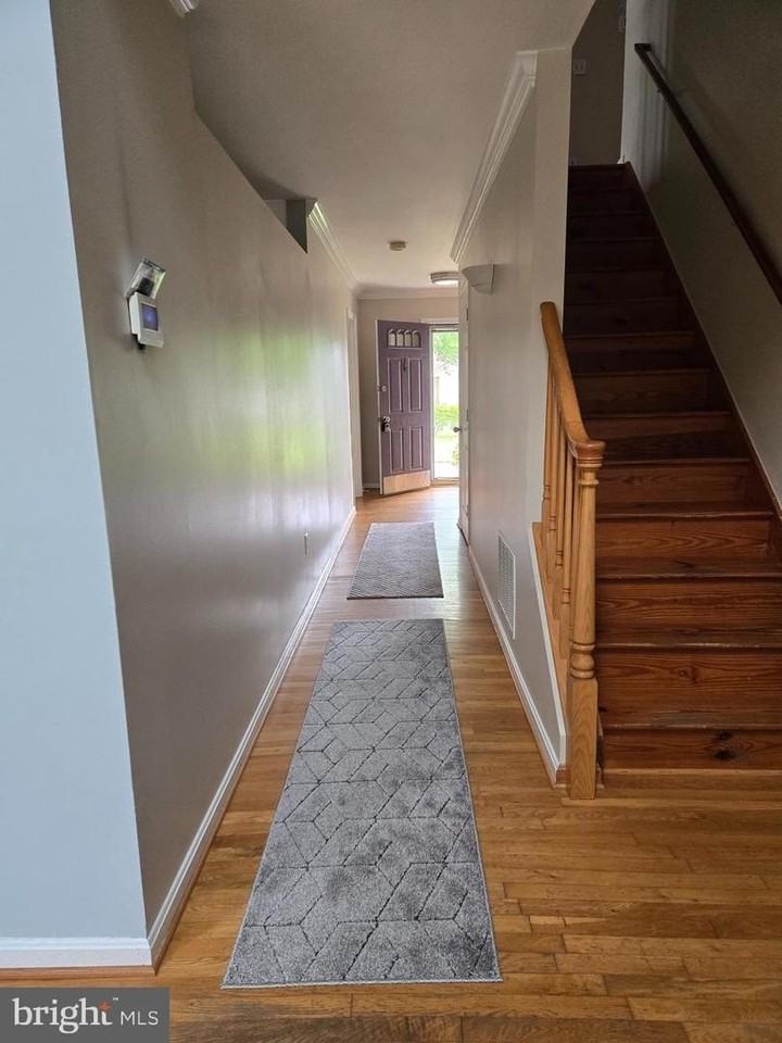 403 Victoria Way - Photo 2 of 14