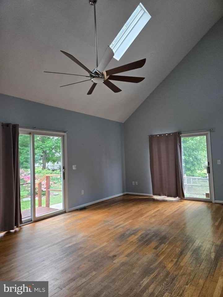 403 Victoria Way - Photo 3 of 14