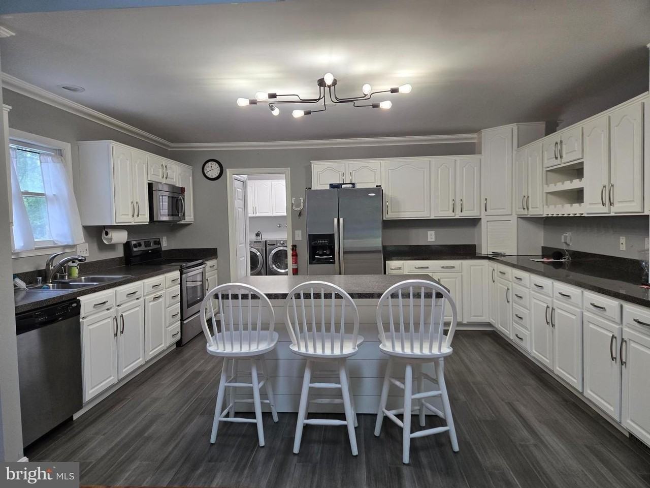 403 Victoria Way - Photo 4 of 14