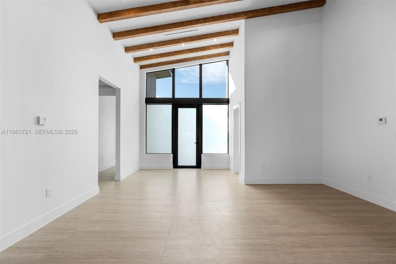 3905 Sw 5th St #3905 - Photo 5 of 28
