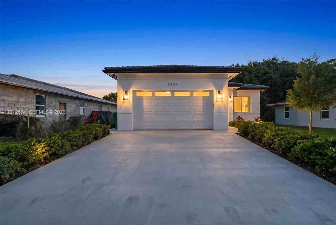 2962 Nw 10th Ct - Photo 3 of 47