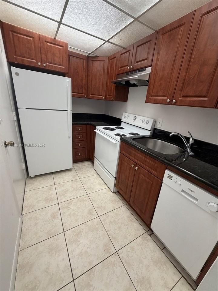 7430 Sw 59th Ct #B9 - Photo 4 of 14