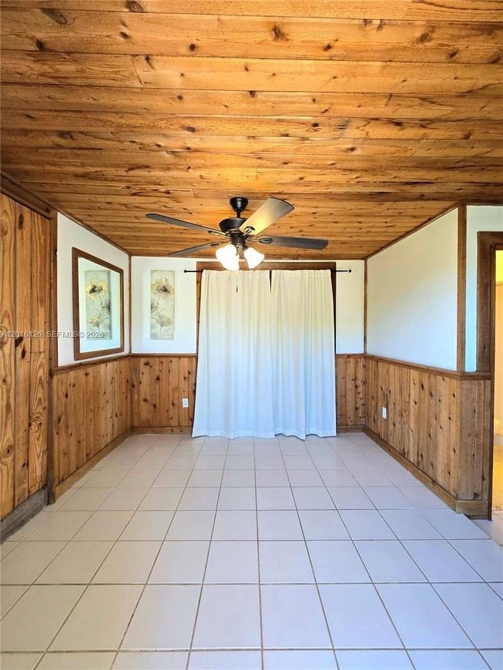 27660 Sw 162nd Ave #SIDE - Photo 2 of 11