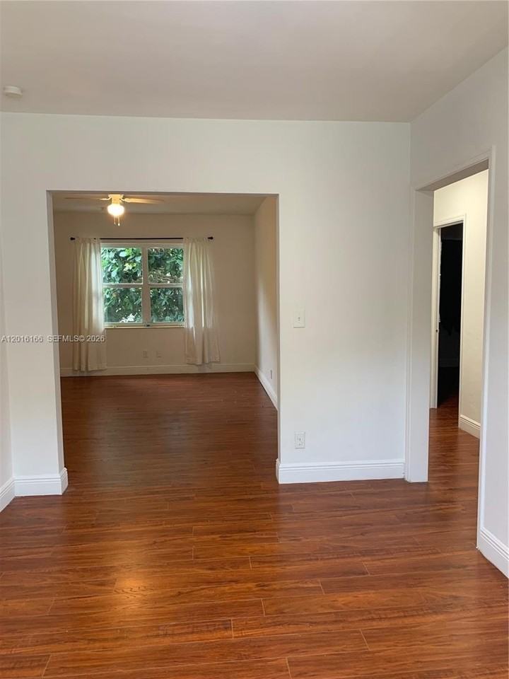 723 Ne 91st St #3C - Photo 7 of 15