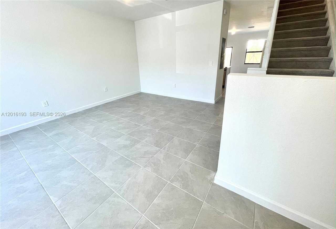 11737 Sw 245th Ter #0 - Photo 2 of 16