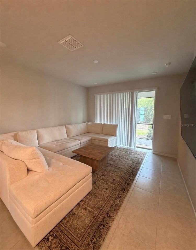 1138 Creek Valley Ct - Photo 4 of 19