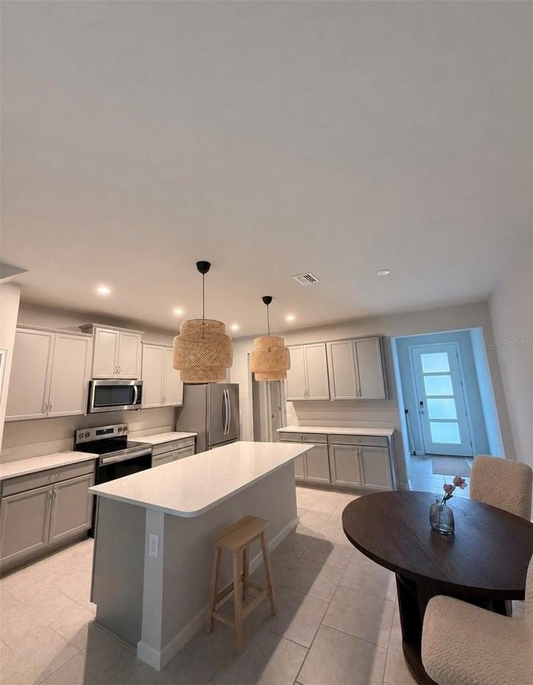 1138 Creek Valley Ct - Photo 5 of 19
