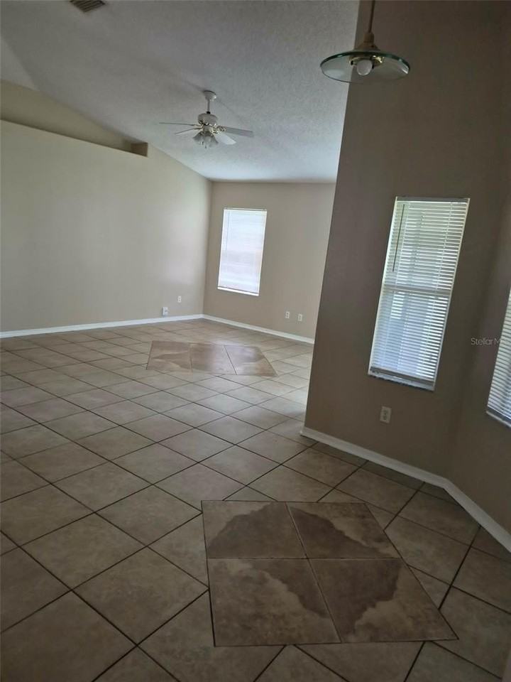 11 POINSETTIAL LANE - Photo 2 of 13