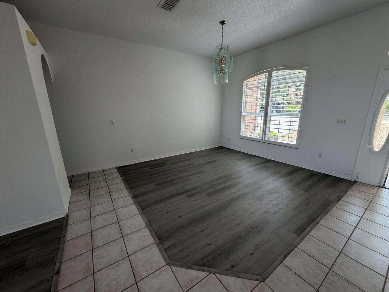 7841 Belvoir Dr - Photo 3 of 11