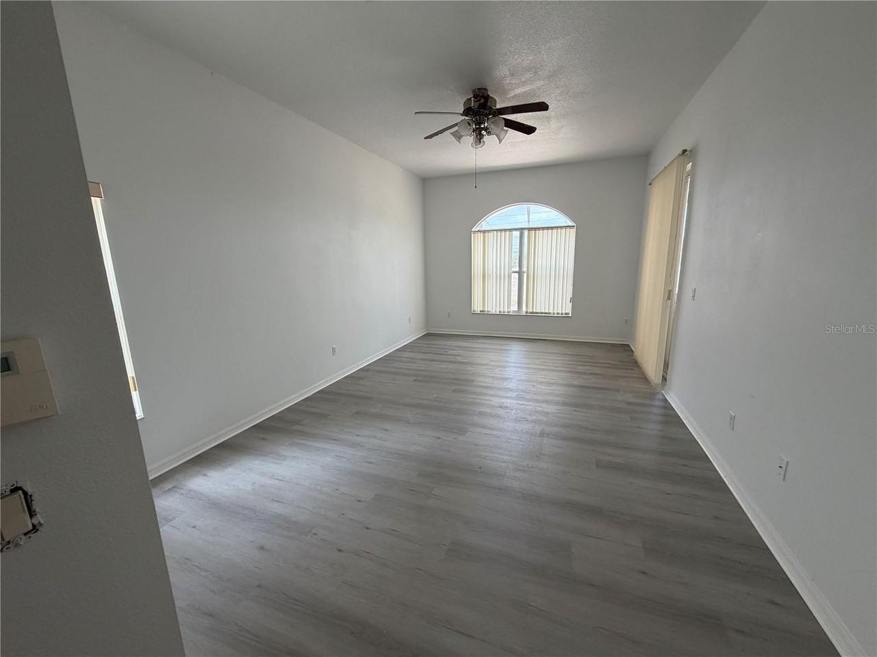 7841 Belvoir Dr - Photo 4 of 11