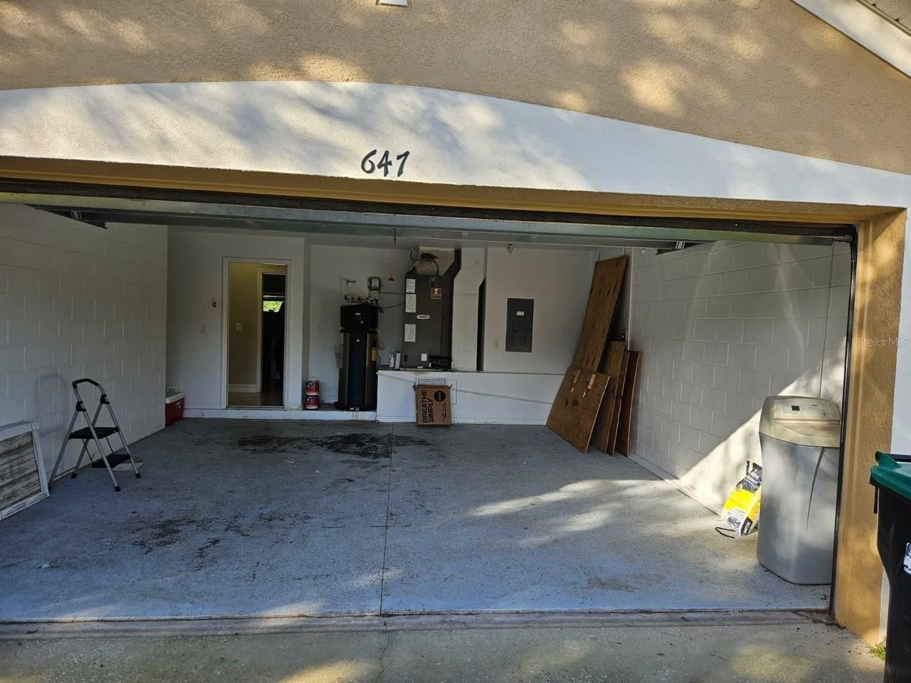 647 Carey Way - Photo 3 of 18