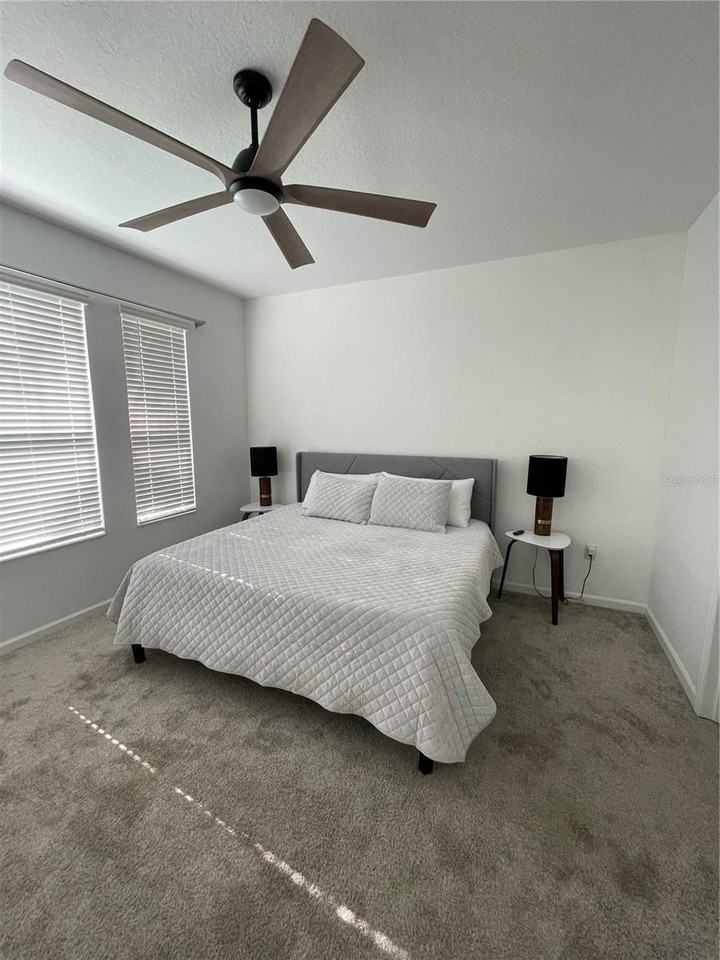1447 Roxy Ln - Photo 3 of 19
