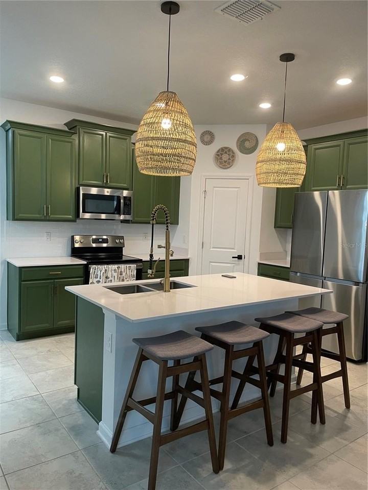 1447 Roxy Ln - Photo 6 of 19