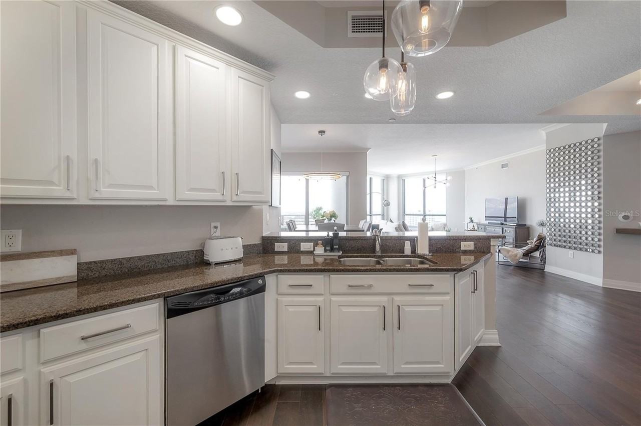 449 S 12th St #2501 - Photo 7 of 29