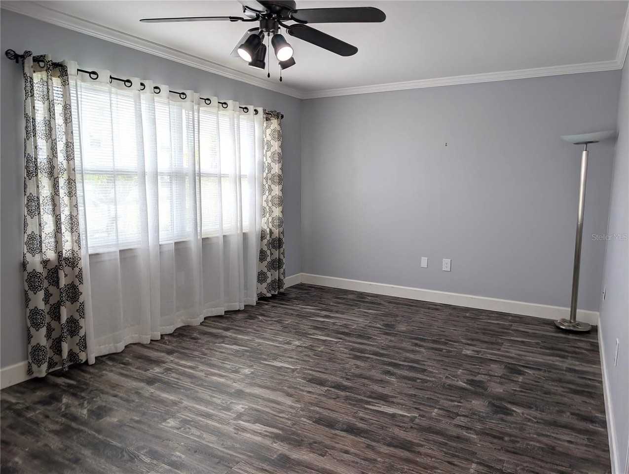 5850 18th St N #11 - Photo 7 of 49