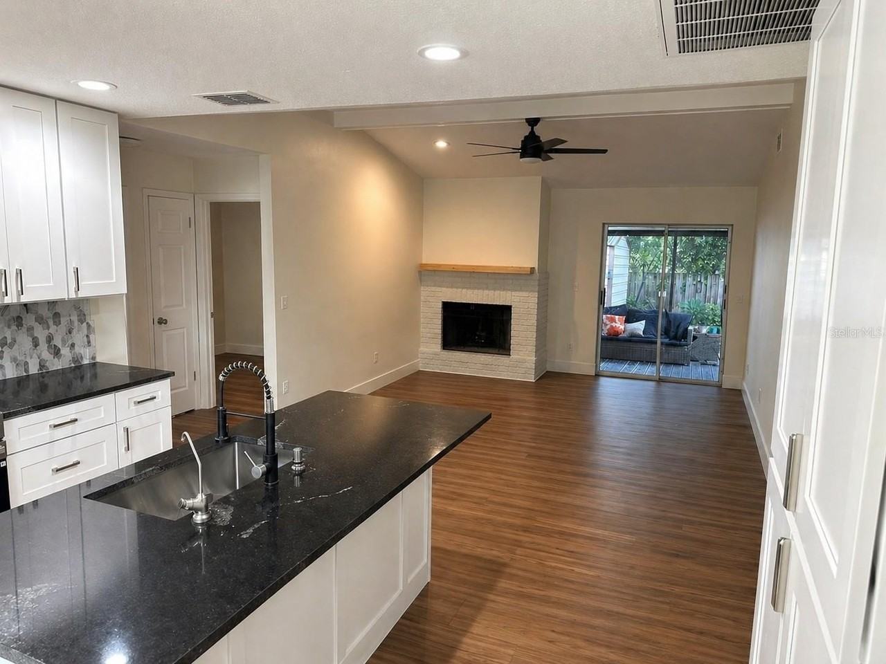 5114 Gainsville Dr - Photo 5 of 14