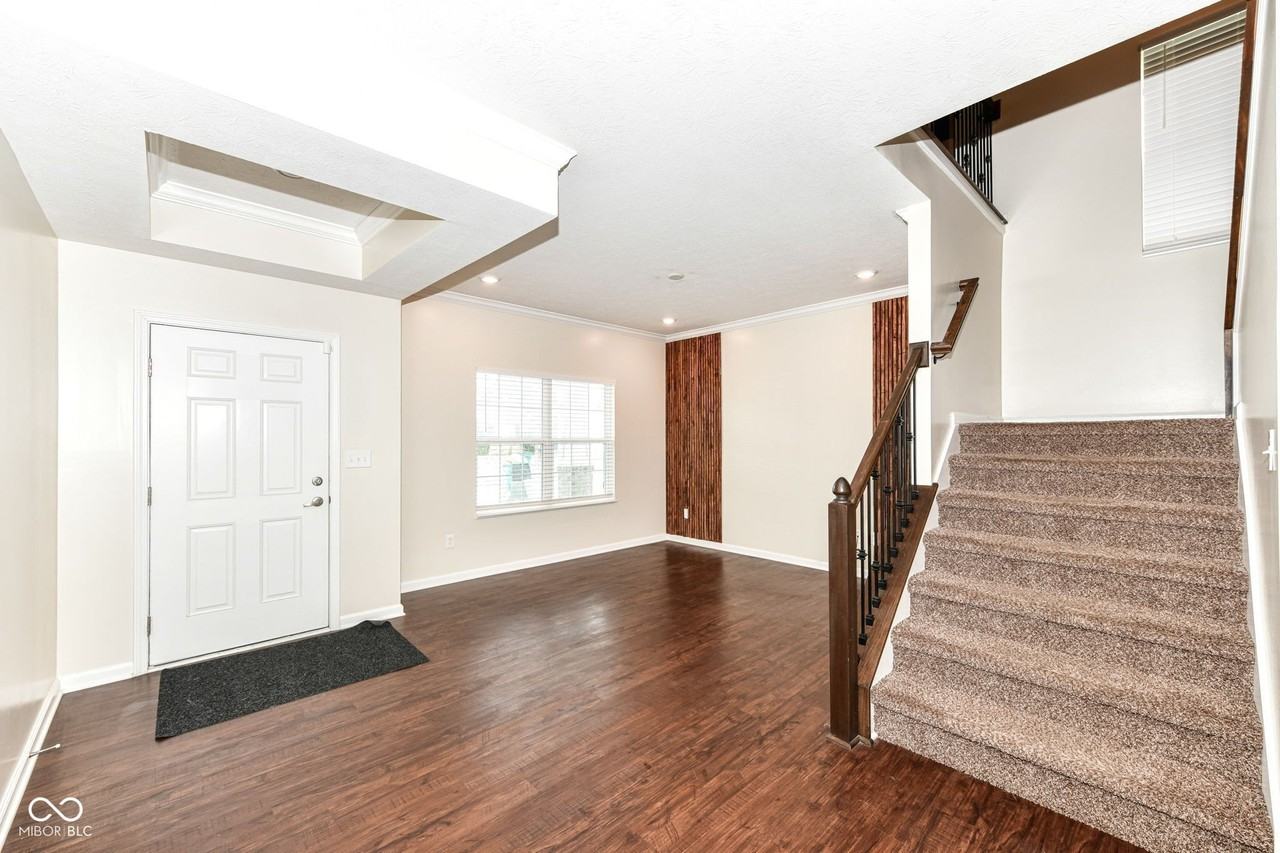 5825 Sheffield Ln - Photo 3 of 32