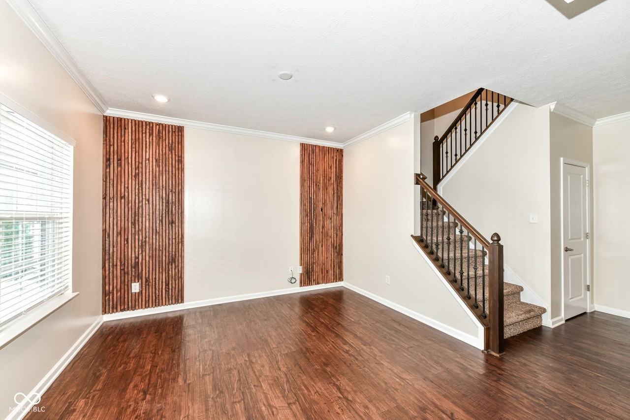 5825 Sheffield Ln - Photo 4 of 32