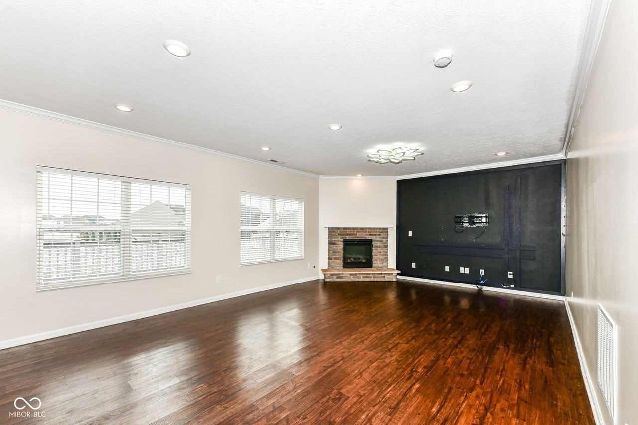 5825 Sheffield Ln - Photo 5 of 32