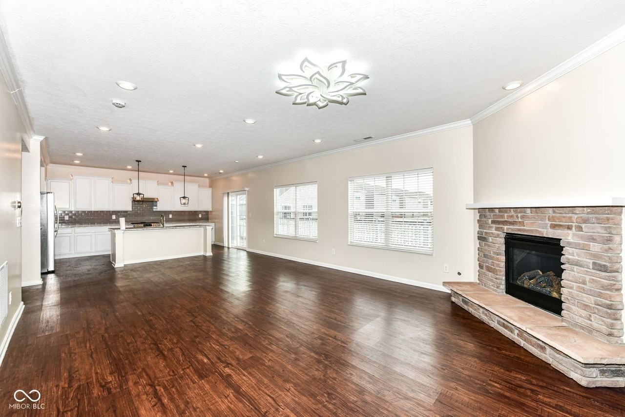 5825 Sheffield Ln - Photo 6 of 32