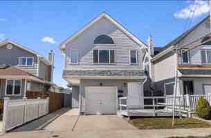 featured image of 715 E Walnut St #UPPER