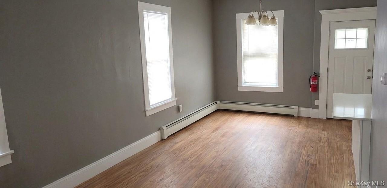 63 Broad St - Photo 3 of 7