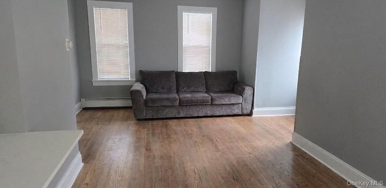 63 Broad St - Photo 4 of 7
