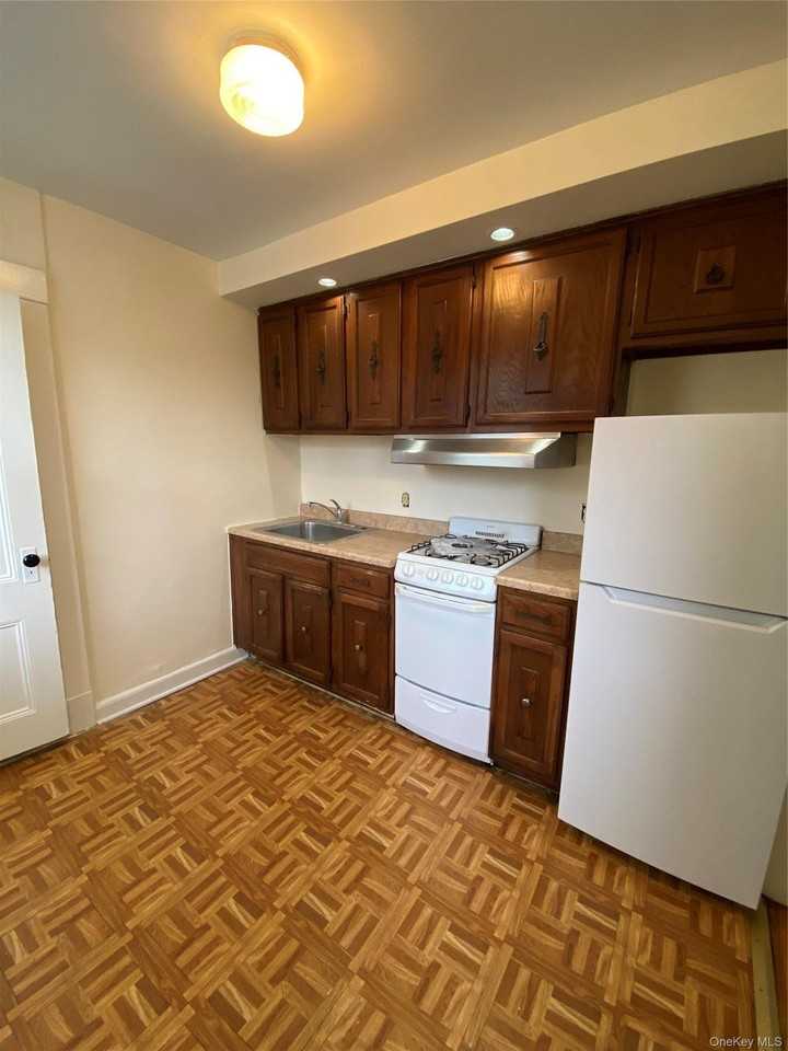 50 N Main St - Photo 3 of 17