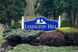 featured image of 23 Lexington Hl #7