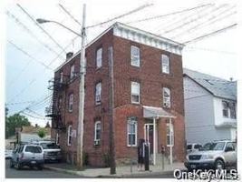 featured image of 8 Franklin Ave #1
