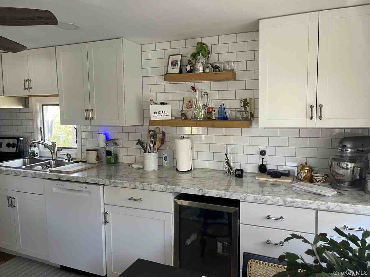 525 Riverleigh Ave #C8 - Photo 3 of 11