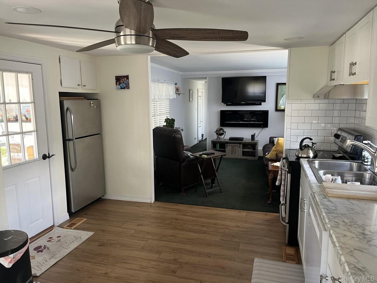 525 Riverleigh Ave #C8 - Photo 6 of 11