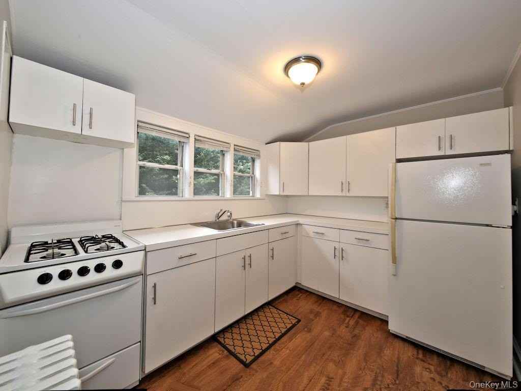 218 Lincoln Ave E #2ndFL - Photo 2 of 10