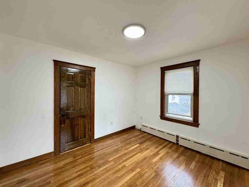 89 Thacher St #2 - Photo 5 of 18