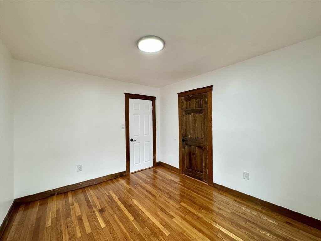 89 Thacher St #2 - Photo 6 of 18