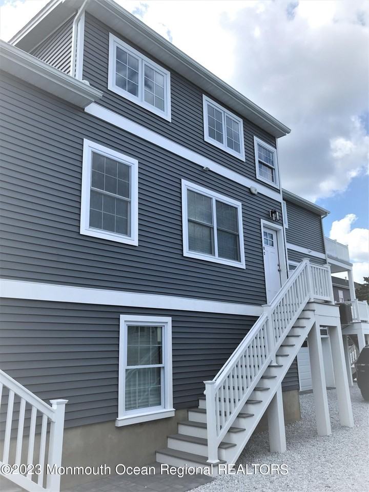 103 Magee Ave - Photo 2 of 14