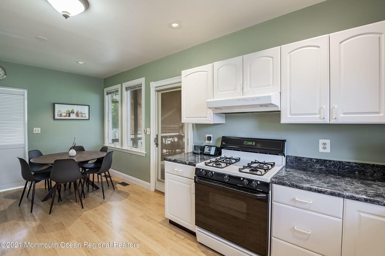 132 Sampson Pl - Photo 6 of 20