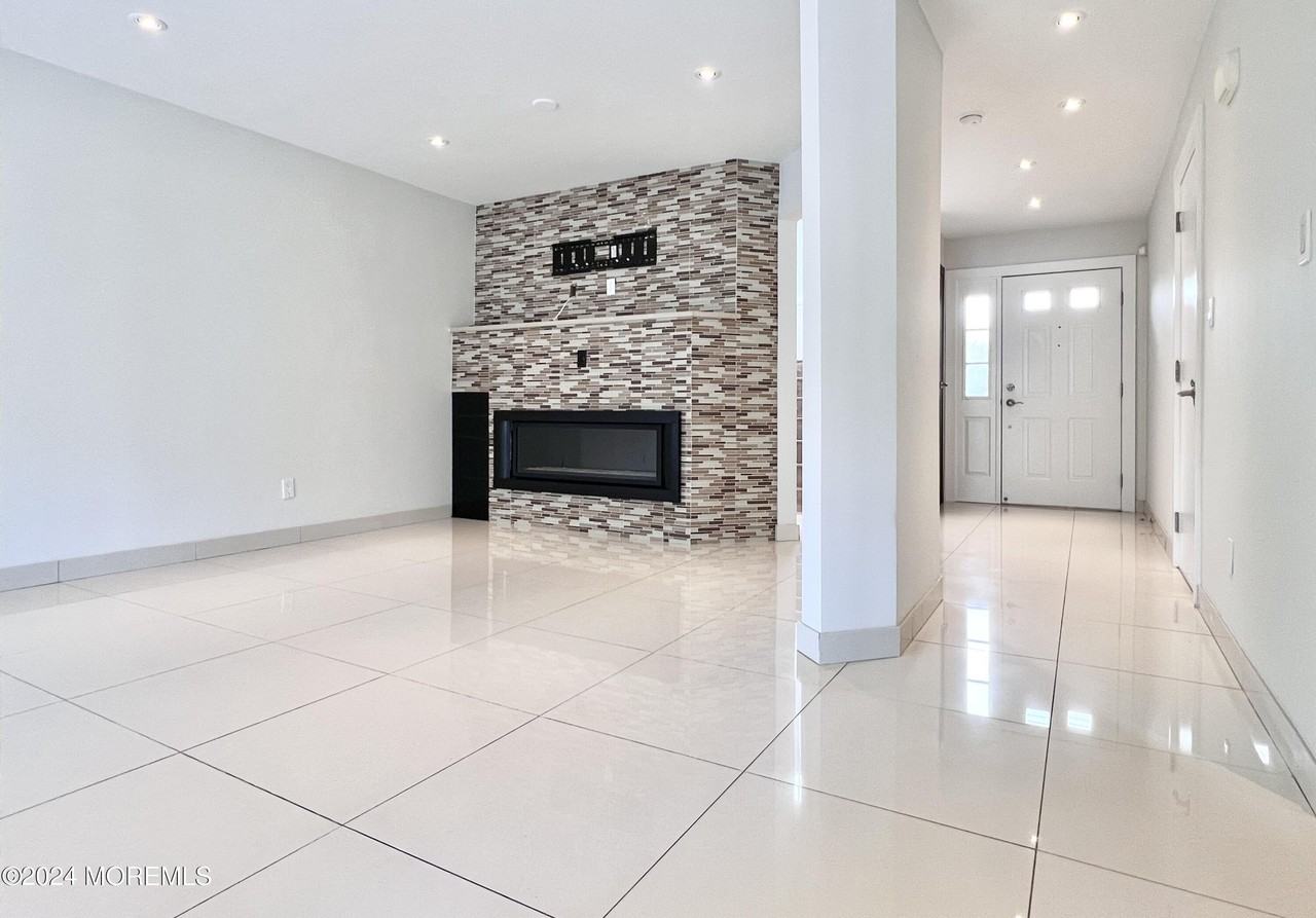 35 Woodpecker Way - Photo 4 of 32